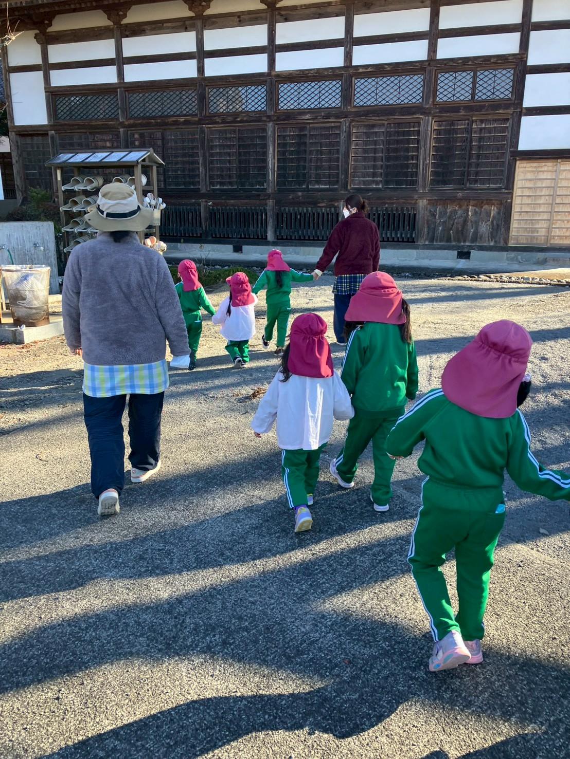 境内へレッツゴー！！