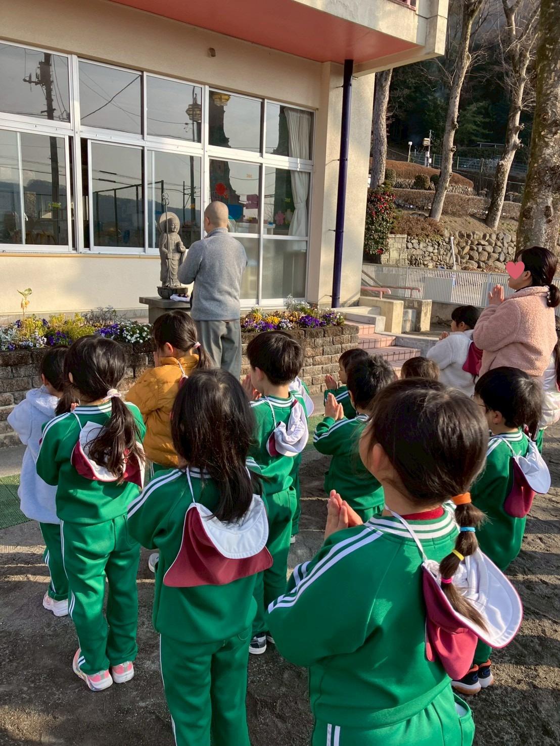 毎週月曜日　朝礼